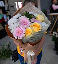 Букет цветов из:  Герберы, Розы и Хризантемы в Тимошкино