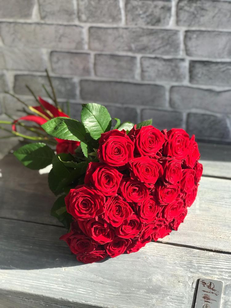 Букет Красные розы Фридом в Тимошкино