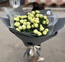 Букет Белые кустовые розы Солинеро в Тимошкино