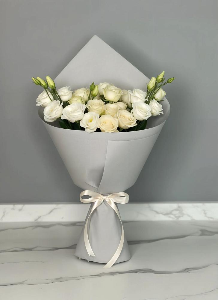 Букет цветов из: Розы и Лизиантусы в Тимошкино